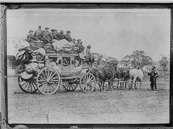 chinese_on_stagecoach_to_goldfields.jpg,0