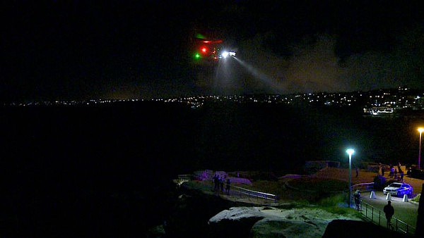 恐怖！澳Teenager从Bondi悬崖坠落伤势惨重 警队直升机出动营救 - 3