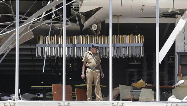 墨尔本律师在斯里兰卡爆炸案中死里逃生，曾在爆炸案前与自杀式炸弹袭击者对视（组图） - 2