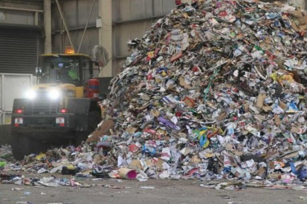 现在微博的实时热搜，澳洲因为这事上榜！回收系统崩溃，垃圾围城！（视频/组图） - 3