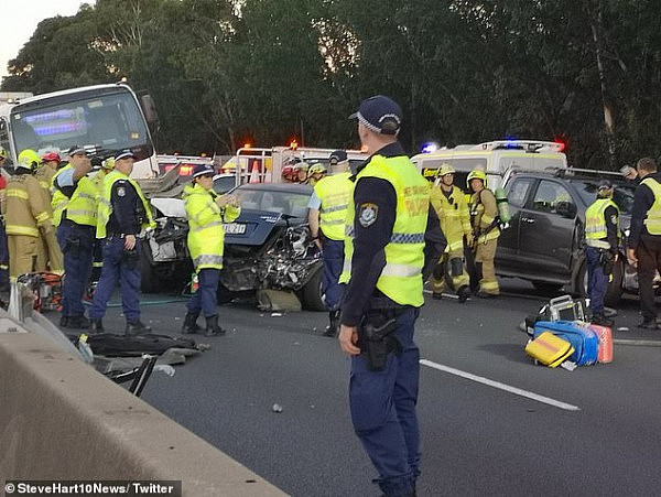 悲剧！悉尼西区9车相撞致严重车祸，M4被关闭，一人当场死亡，多人身受重伤！ - 3