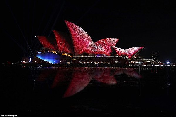 Vivid Sydney点亮夜空！水母游上歌剧院，海港大桥桥上蹦迪（视频/组图） - 4