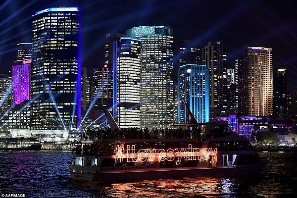 Vivid Sydney点亮夜空！水母游上歌剧院，海港大桥桥上蹦迪（视频/组图） - 3