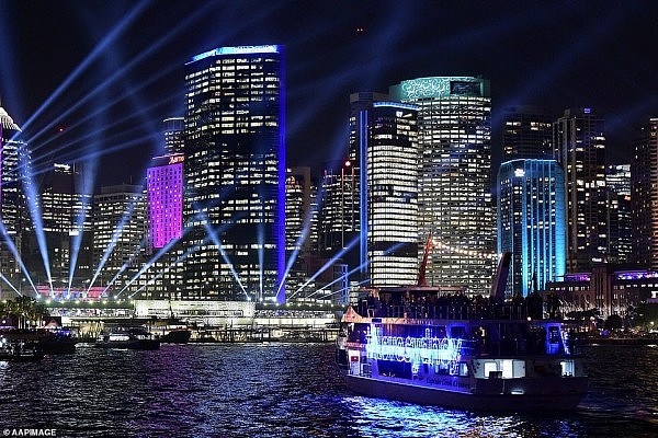 Vivid Sydney点亮夜空！水母游上歌剧院，海港大桥桥上蹦迪（视频/组图） - 8