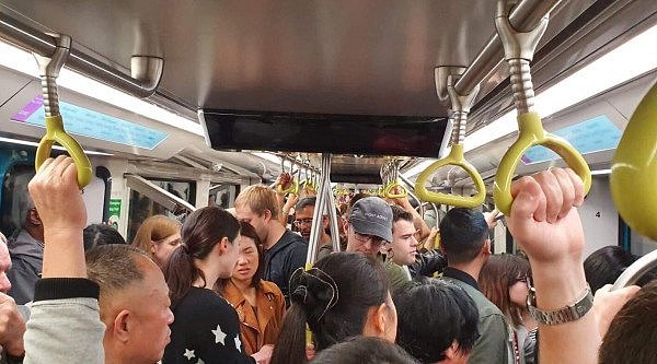 悉尼城铁开通首日就故障，Chatswood站被挤爆！网友：这就是世界顶级？（视频/组图） - 19