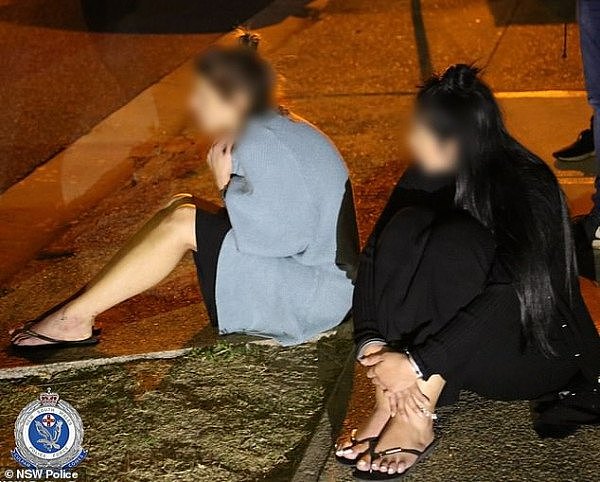55人在悉尼街头被捕！警方展开大规模缉毒行动，贩毒者多为年轻女性（视频/组图） - 2