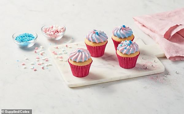14485716-7114707-These_stunning_cupcakes_are_made_using_vanilla_sponge_and_featur-a-5_1559883030233.jpg,0