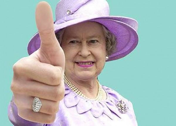 Queen-Showing-Thumbs-Up-On-Her-Birthday1.jpg,0