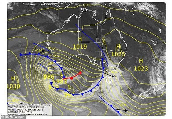 暴雨预警！冷锋即将席卷全澳，部分地区或出现雷暴冰雹，市民慎行（组图） - 4