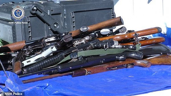 堪比小型军火库！中东黑帮分子在悉尼囤积大量枪支弹药，主动上交警方只为减刑（视频/组图） - 2