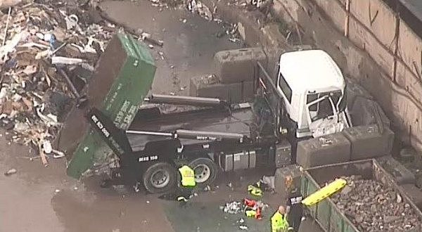 悲剧！悉尼男子惨遭两辆卡车“夹击” 送医抢救后不治身亡（组图） - 4