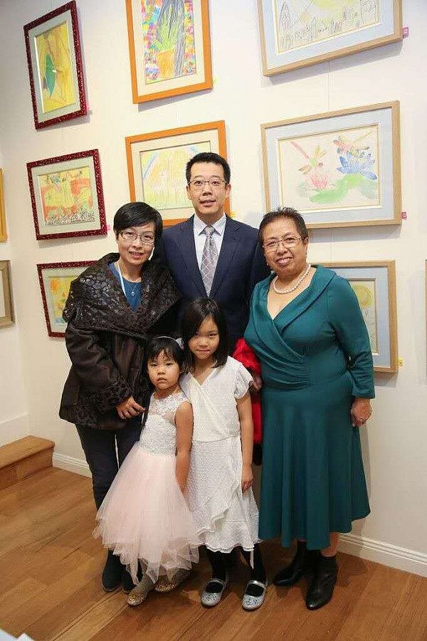 八岁小画家王佳山举行个人画展 - 3
