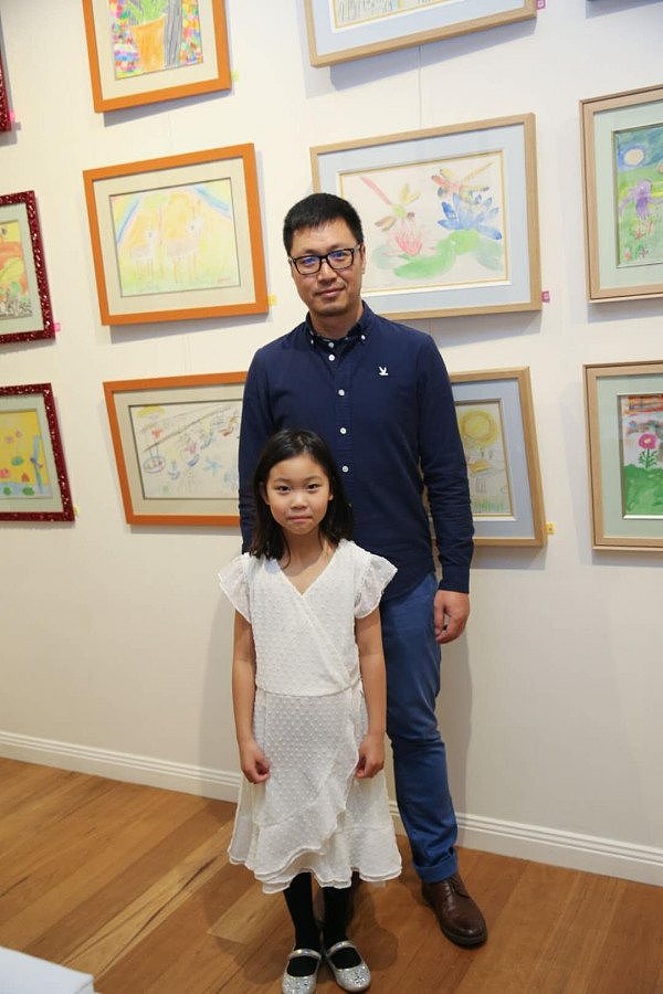 八岁小画家王佳山举行个人画展 - 1