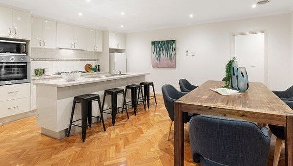 墨尔本三居室公寓竞标激烈！最终以高于底价11万澳元的价格成交！（组图） - 3