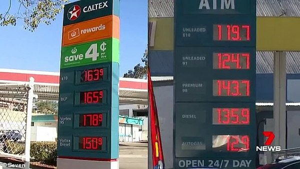 15815346-7227925-Petrol_has_risen_in_some_areas_of_Sydney_to_1_68_a_litre_for_reg-a-12_1562674850859.jpg,0