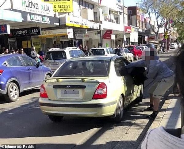 恐怖！澳街头惊现暴力袭击，一司机遭路怒男打伤眼睛，眼内嵌下玻璃碎片（组图/视频） - 2