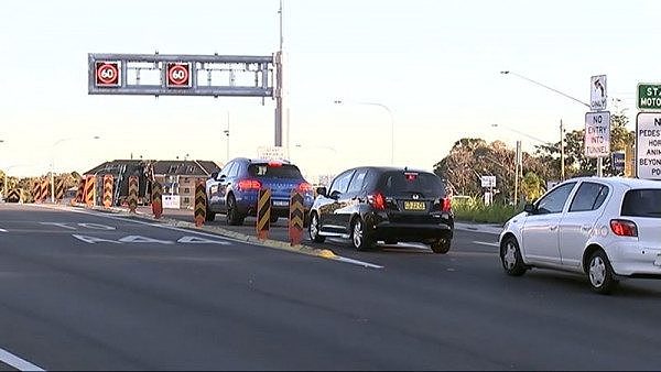 悉尼新M4迎战早高峰！刹车、急转、突然变道状况频发（组图） - 1