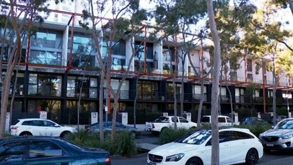 悉尼华人区开发商曾想买缺陷阁楼救公寓，业主拒绝$20万抛售！澳媒：价值为零（组图） - 2