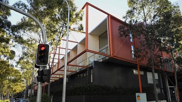 悉尼华人区开发商曾想买缺陷阁楼救公寓，业主拒绝$20万抛售！澳媒：价值为零（组图） - 5