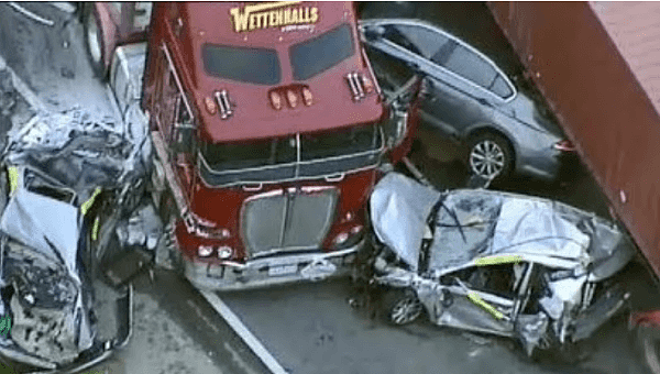 澳洲高速发生连环车祸，3人送医！数辆汽车被撞毁，现场一片狼藉！（组图） - 3