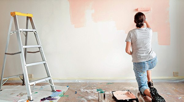 ADVICE_Generic_image_of_a_person_renovating_their_home_Photo_iStock_1_f6oiwl.jpg,0