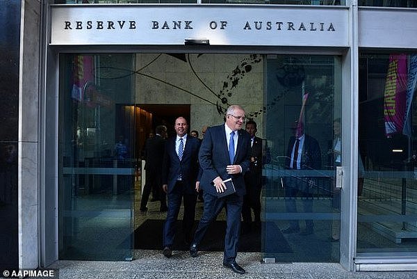 17098868-7340283-The_Reserve_Bank_of_Australia_is_expecting_the_jobless_rate_to_f-a-17_1565367415405.jpg,0
