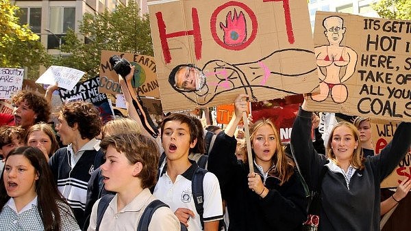 澳州市议会资助学生“气候大罢工”，反对人士：“纳税人的钱不该用于任何政治活动！”（组图） - 1