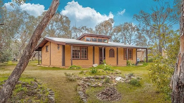 澳洲流行天后出售父母亲手建造的乡村别墅，直呼舍不得，这里留下了美好的童年回忆（组图） - 4