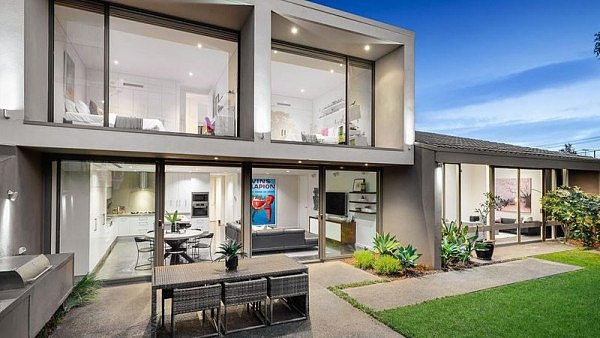 澳洲四居室拍卖竞争激烈，售价被推高至＄250万，高于底价＄15万！（组图） - 1