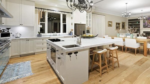 澳洲一处法国风格住宅以折扣价售出！卖家竟然在厨房里安装了一个价值＄5万的烤箱！（组图） - 4