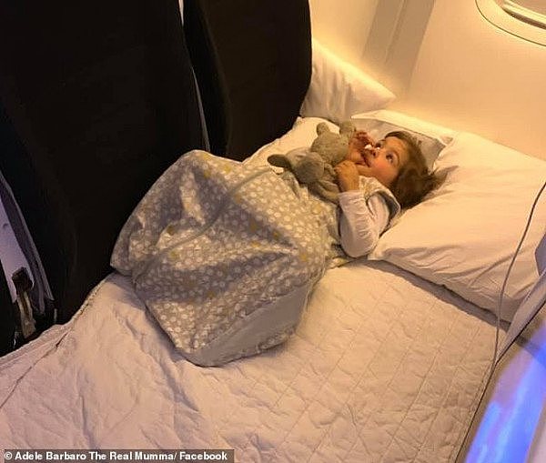 墨尔本妈妈花$200升舱，全家都能在飞机上躺着睡！网友惊呼：值了！（组图） - 2