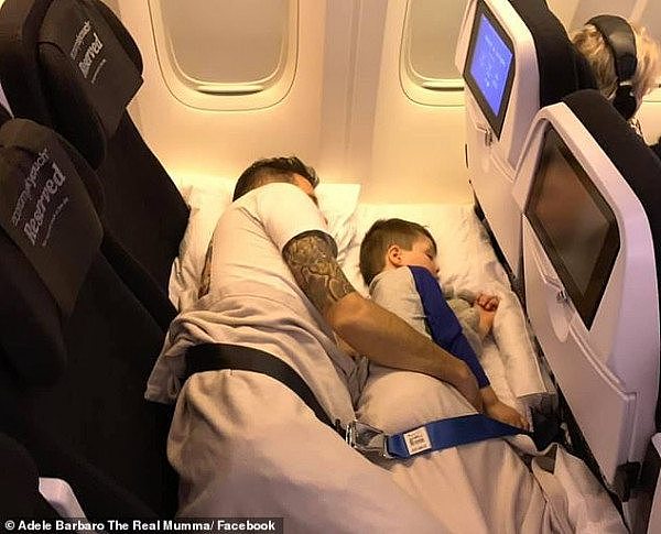 澳洲妈妈花$200升舱，全家都能在飞机上躺着睡！网友惊呼：值了！（组图） - 3