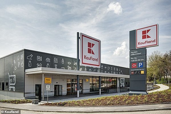 14918844-7450051-Kaufland_which_is_described_as_a_cross_between_Coles_and_Target_-a-1_1568157173336.jpg,0