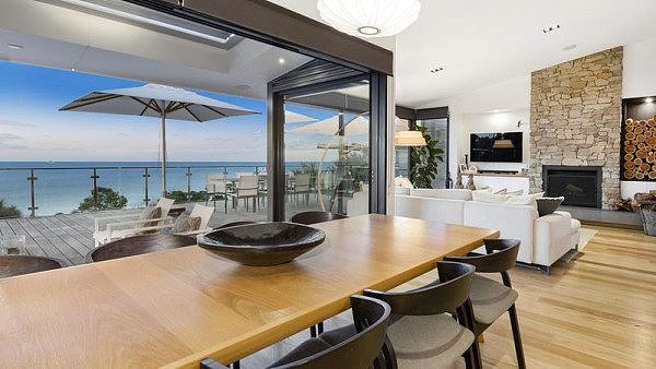 澳洲悬崖顶上的海景豪宅售出$347.3万澳元，打破地区售价记录！（组图） - 2