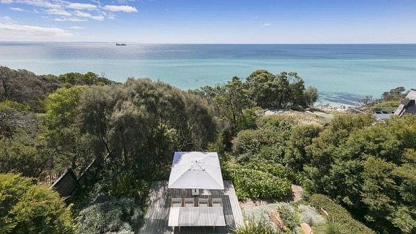 澳洲悬崖顶上的海景豪宅售出$347.3万澳元，打破地区售价记录！（组图） - 1