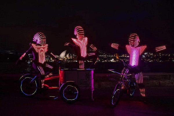 大型缤纷夜幕幻彩骑行活动为悉尼老少打造天伦之夜 - 8