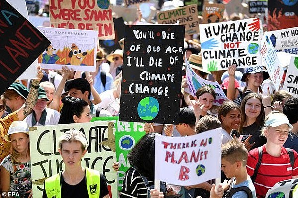 “双标？”气候大罢工发现塑料瓶，澳市长大喊失望，网友批市长：“你行为既微不足道又可笑！”（视频/组图） - 7