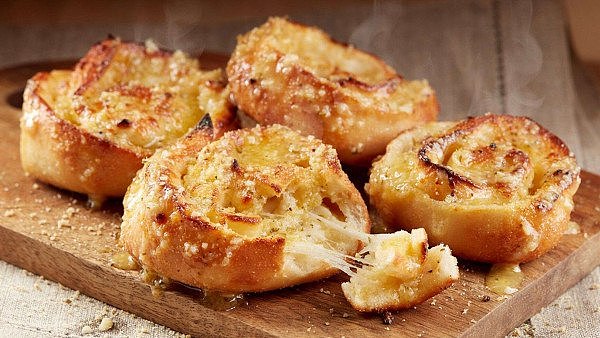 cheese-garlic-scrolls-Dominos-Australia.jpg,0