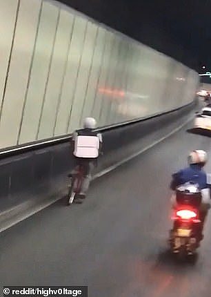 送餐员骑脚踏车穿M5隧道，抖音视频引爆网友热议！怒骂：不要命了！（视频/组图） - 2