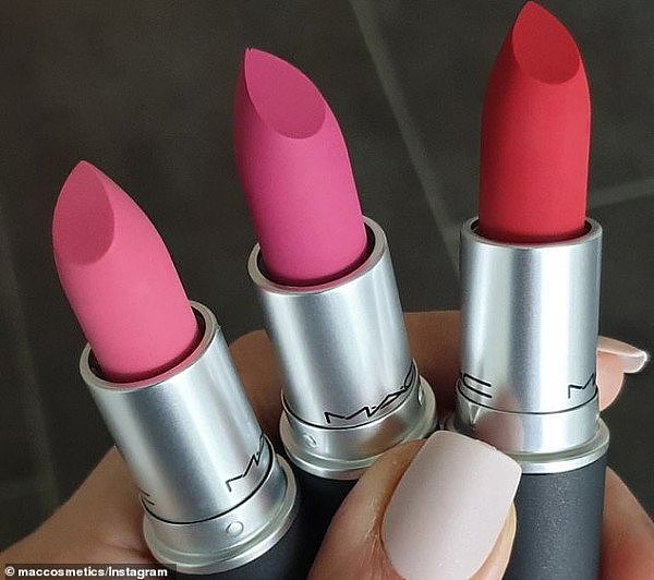 19669002-7569205-Shoppers_have_over_200_lipstick_shades_to_choose_from_as_well_as-a-1_1571008395162.jpg,0