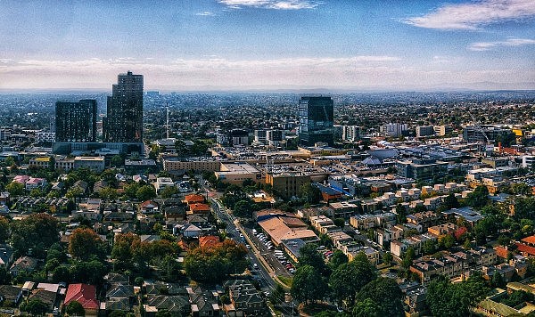 Aerial_panorama_of_Box_Hill,_taken_from_Surrey_Park._Taken_April_2018.jpg,0