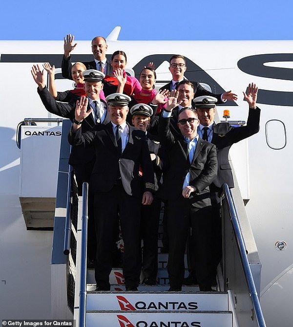 史上首次！澳航客机从纽约直飞悉尼，全程19小时无中转，4名机师轮班！（组图） - 1
