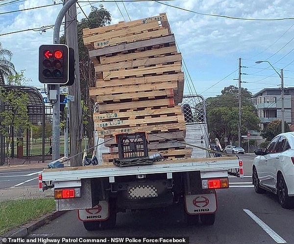 违规装载或扣3分，罚款439澳元！新州道路各类奇葩装载遭批，违规装载危险极大（组图） - 2