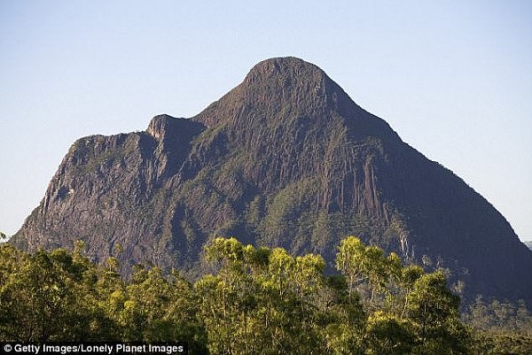 4AC2019800000578-5568797-Mount_Beerwah_in_the_Glass_House_Mountains_in_Queensland_s_Sunsh-a-35_1522887904420.jpg,0