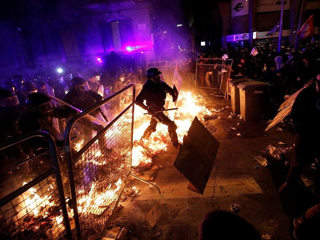 观察站：怒火烧向世界 香港被激进右翼绑架（组图） - 1