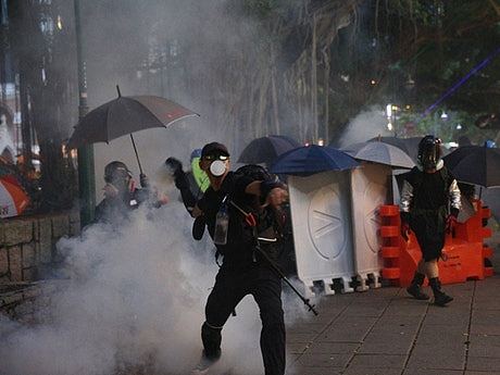 反修例示威屡酿冲突 香港警方已拘捕748人（组图） - 4