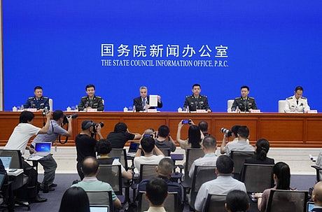 中国军方展现强势 白皮书透露解放军将为台湾不惜代（组图） - 1