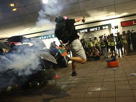 反修例示威屡酿冲突 香港警方已拘捕748人（组图） - 5