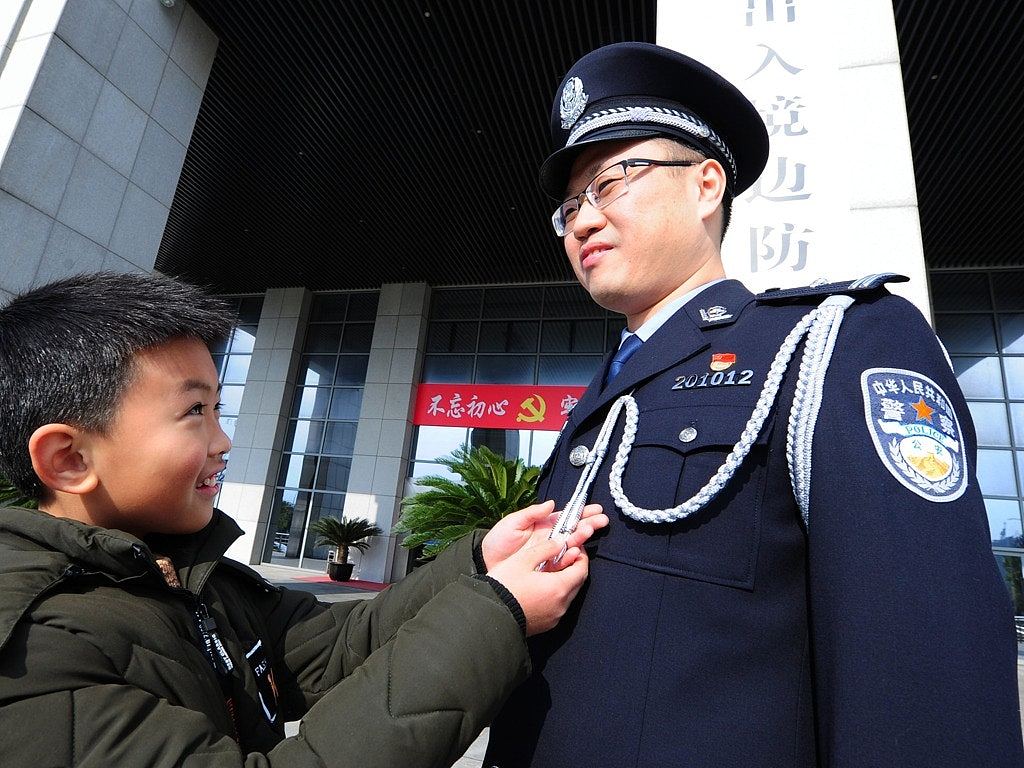 从电影《差馆》看复杂中国令人唏嘘的一面（组图） - 3