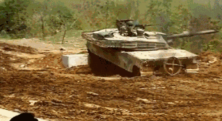 韩国展示超级坦克，号称1辆能打7辆99式，却连水泥墩也翻不过｜军情晚报 - 13